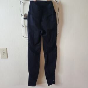 Chloe X Halle Pink brand black workout pants size XS